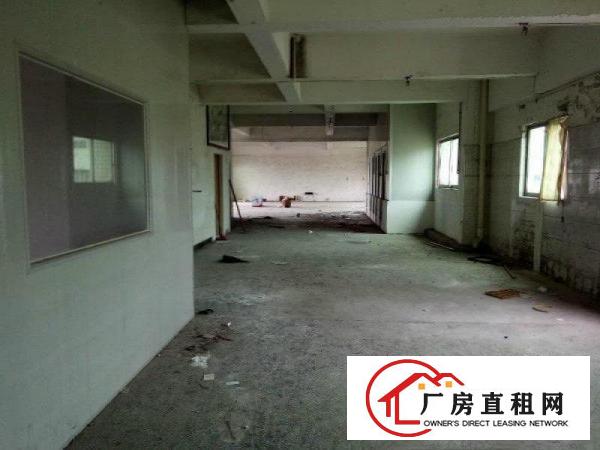 
		乌沙980平带办公厂房招租水电齐全消防完善可进大车
	