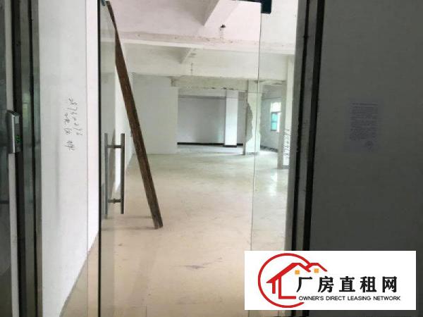 
		沙头2楼200平打包价3000元靠近大马路交通便利
	