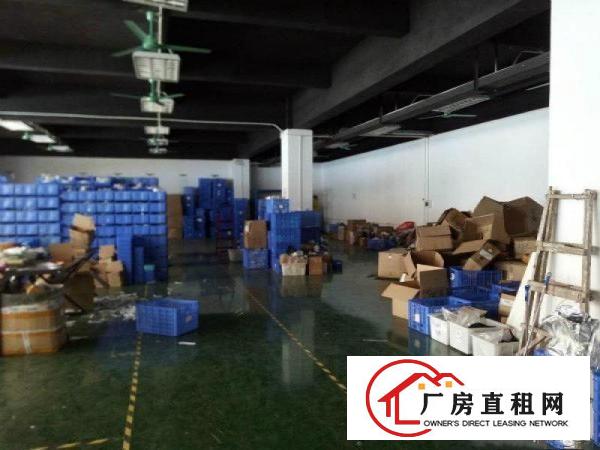 
		锦厦700平厂房招租豪华现成办公室，可拎包入驻
	