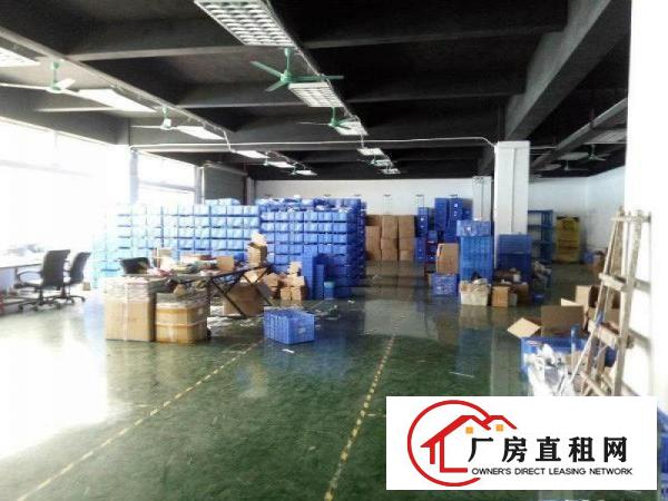 
		锦厦700平厂房招租豪华现成办公室，可拎包入驻
	