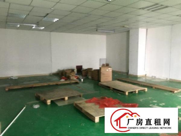 
		乌沙3楼180平厂房招租交通便利可进大车带消防喷淋
	
