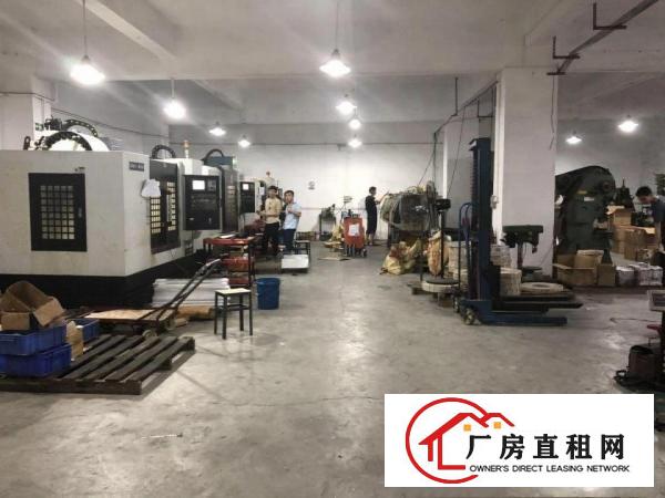 
		怀德新出一楼400平方，有现成水电办公室。
	