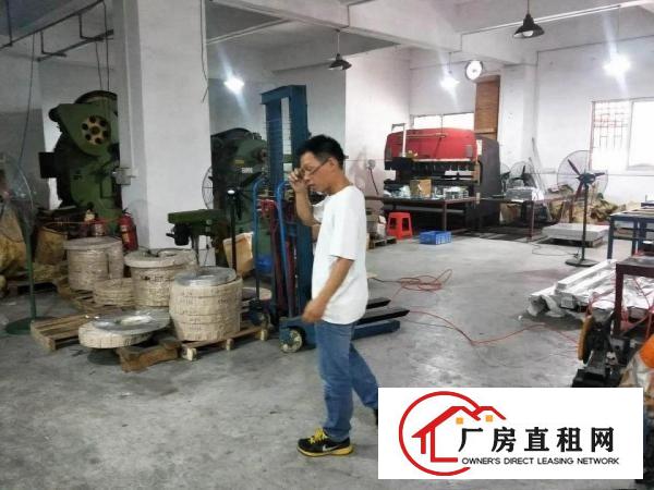 
		南栅新出现成装修一楼500平方。
	