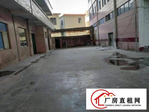 
		精点小独院厂房出租，地处交通主道边
	
