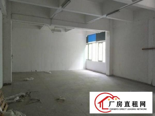 
		东城新出二楼厂房2000平方有电梯水电消防齐全
	