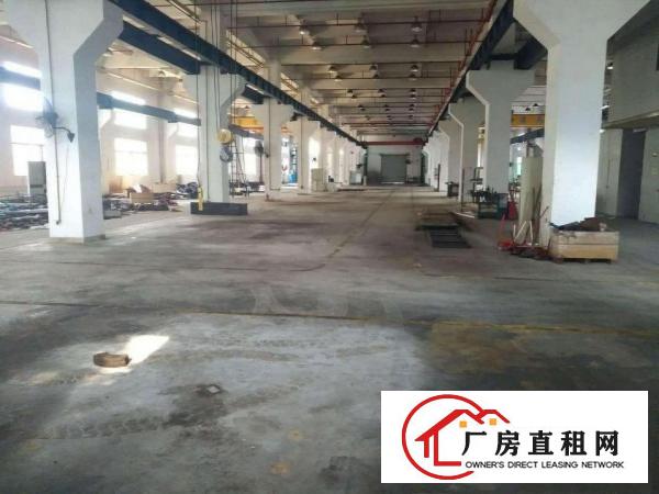 
		东城桑园现成行吊7米高厂房一楼3000平方出租
	