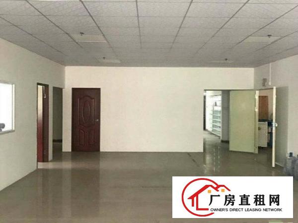 
		东城莞龙路边大型工业园30000平方分租,租金8元
	