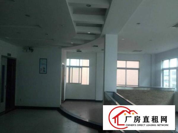 
		南城哈地工业区独院厂房2800平方三层带装修
	