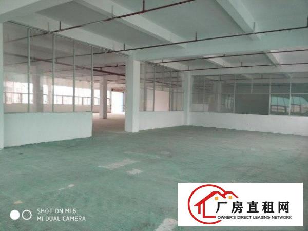 
		大型工业区楼上整层1200平米厂房招租
	