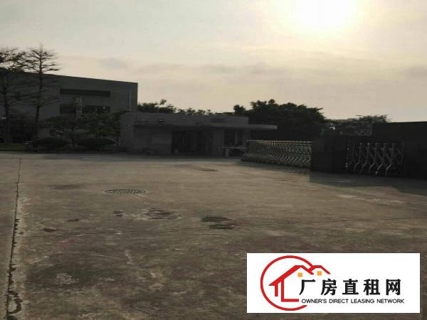
		可办环评原房东楼上实际面积8000平方13块出租
	