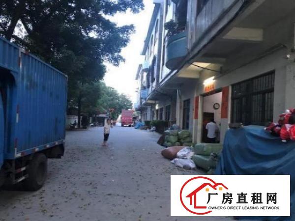 
		茶山镇经典独门独院3层厂房4200平方出租
	