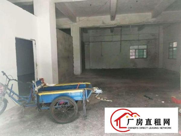 
		石排新出小独院标准厂房两层700平方出租
	