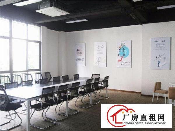 
		一线大路边、近公交站、番禺石楼800方办公楼出租
	