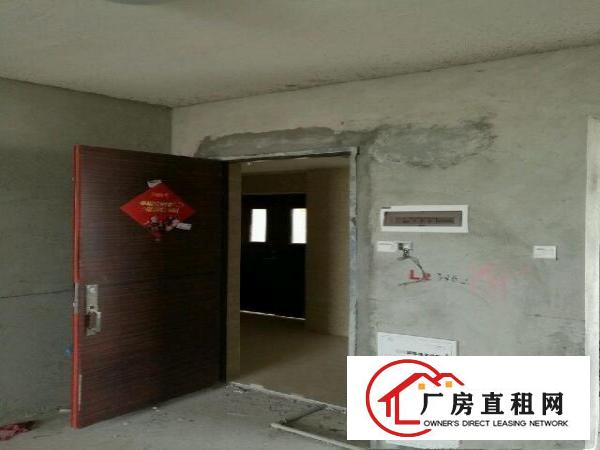 
		西湖石龙火车站旁仓库100平米
	