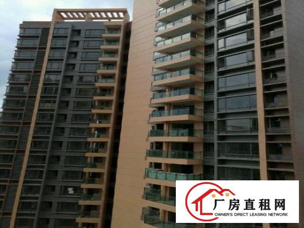 
		西湖石龙火车站旁仓库100平米
	