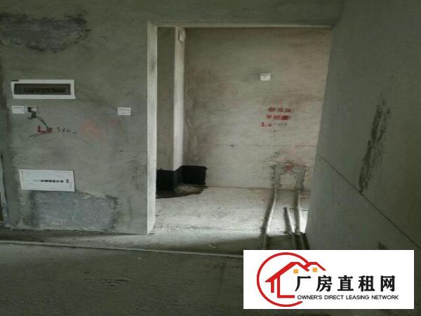 
		西湖石龙火车站旁仓库100平米
	