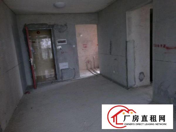 
		西湖石龙火车站旁仓库100平米
	