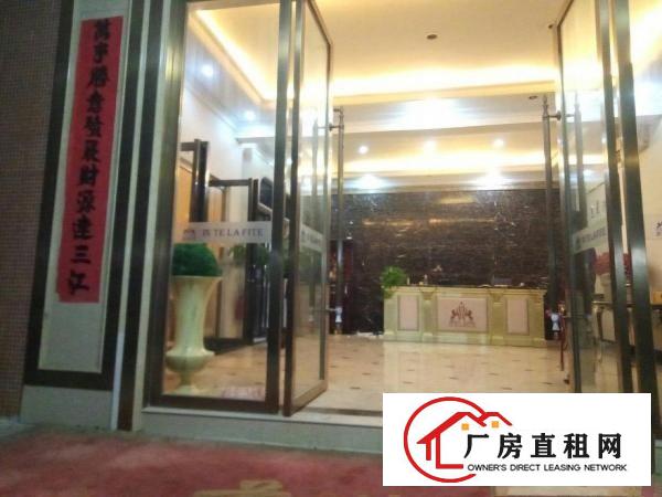 
		东莞28000平方独门独院标准厂房招租
	