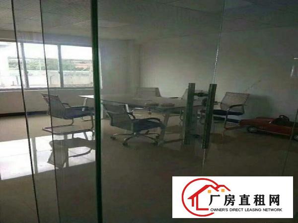 
		石碣独院厂房1至3楼3300方，有宿舍，有仓库
	