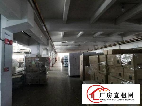 
		重型标准厂房3600平，高度5.5米，空地大交通方
	