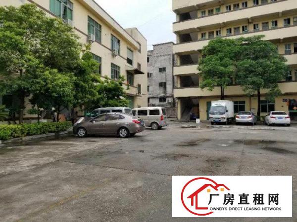 
		重型标准厂房3600平，高度5.5米，空地大交通方
	