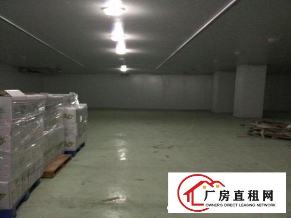 
		洪梅道滘业主小型厂房直租,水电齐全,现成装修
	
