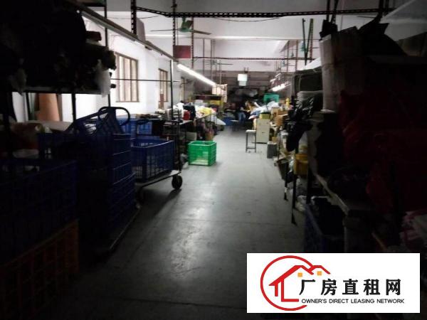 
		2到3楼出租有电梯1400平现成办公装修可以进大车
	