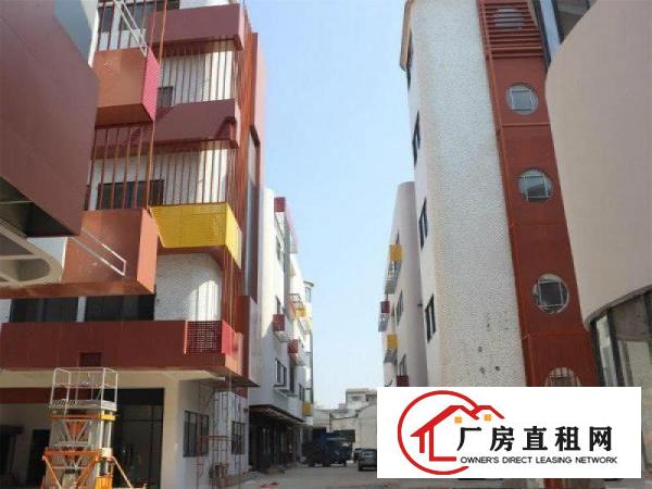 
		万江新出标准独院厂房一楼1500平方带精装办公出租
	