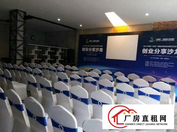 
		万江新出标准独院厂房一楼1500平方带精装办公出租
	