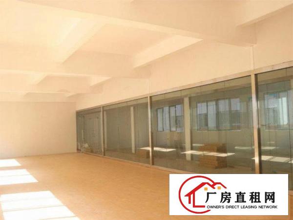 
		万江金曲路新出标准楼上厂房带装修750平方招租
	