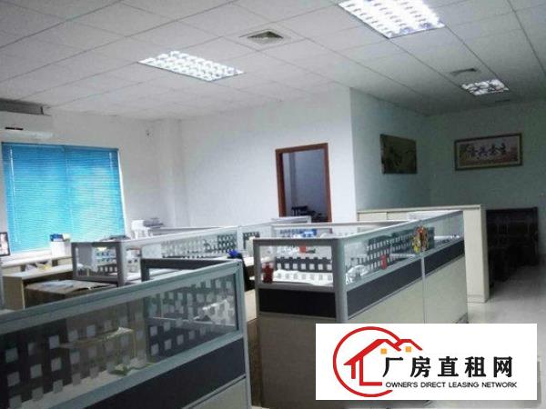 
		滘联标准厂房1050平火爆出租
	