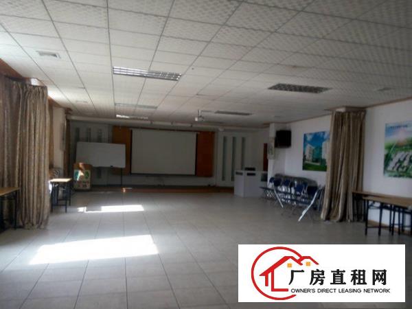 
		万江谷涌楼上厂房750平方带电梯
	