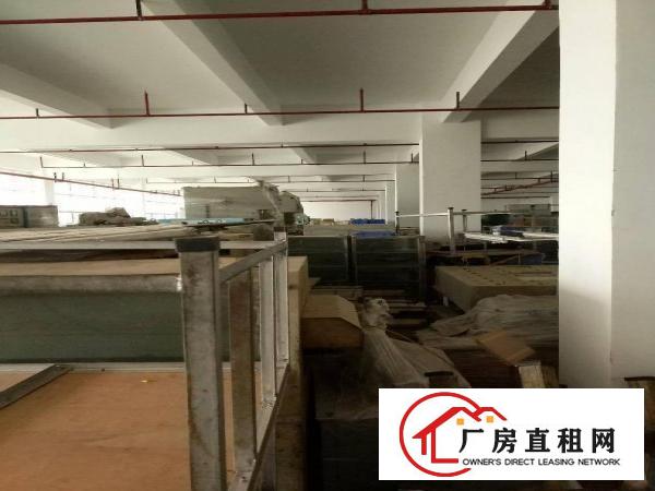 
		中堂独院标准三层楼房3950平
	