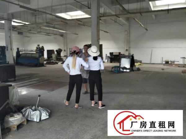 
		潢涌成熟工业区分租一楼1200平层高6米
	