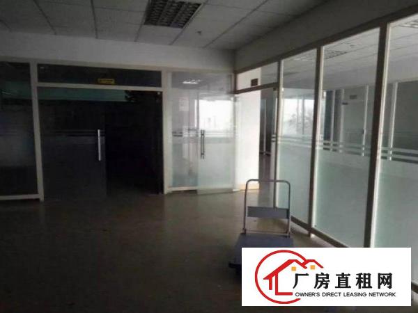 
		中堂新出楼上原房东精装修厂房1200平米
	