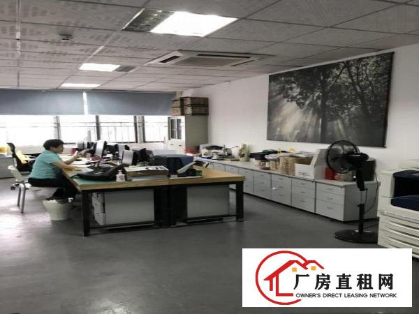 
		梅林地铁口办公室对外招租
	