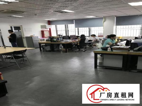
		梅林地铁口办公室对外招租
	