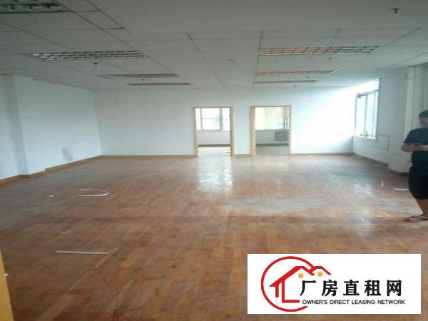 
		福田华强北桑达工业区150平，仅租10500/月，可办公放货
	