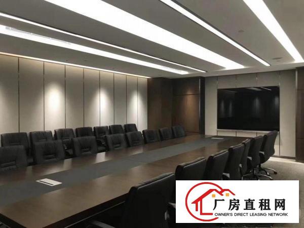 
		独门独院保税区两层3212平一二楼适合公司总部
	