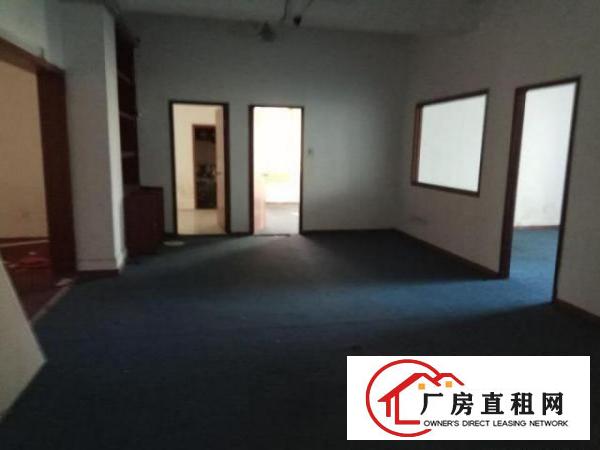 
		房东出租非包租客价格便宜可包租中介勿扰
	