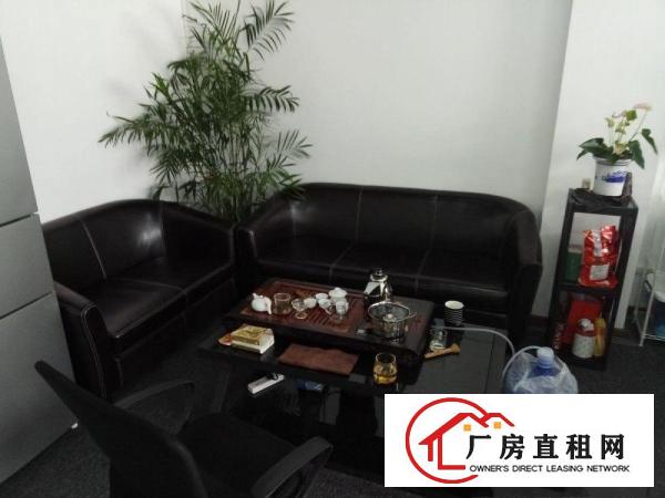 
		特惠超大实用面积精装修商务办公室厂房出租租赁福田下梅林金来达
	