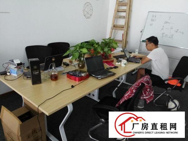 
		特惠超大实用面积精装修商务办公室厂房出租租赁福田下梅林金来达
	
