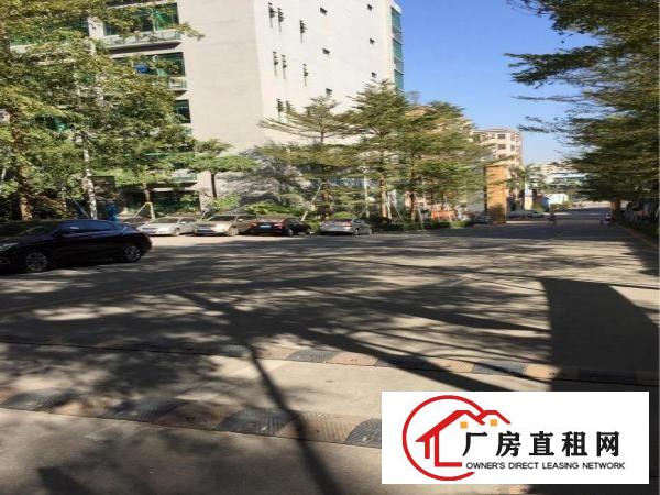 
		宝安兴东地铁站站高新科技园1200平米厂房出租
	