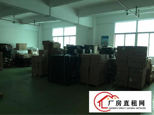 
		新出三楼整层帯装修1100平方米
	