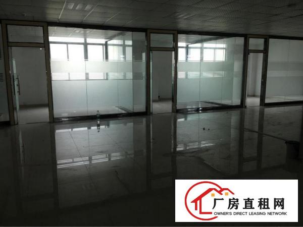 
		大型工业区豪华装修二楼1600平方米
	