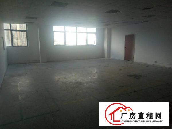 
		地段好，楼层高，大货梯，出车方便，宜招工，
	