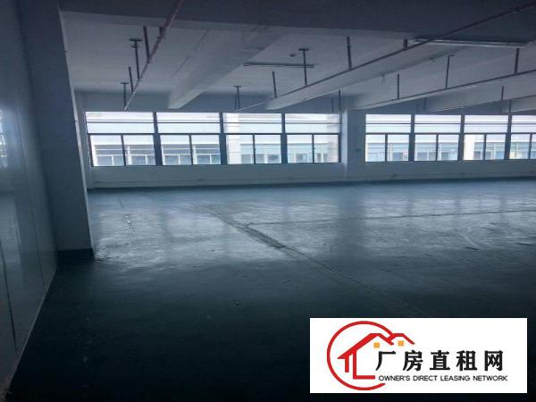 
		107国道边大型工业园内楼上180一2200平米
	