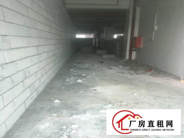 
		福永4楼2750平，层高4M，大车进出方便，带货梯
	