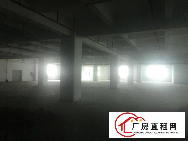 
		福永4楼2750平，层高4M，大车进出方便，带货梯
	