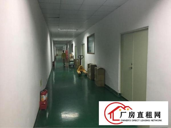 
		福永新塘工业区楼上1700平方豪华装修厂房出租
	